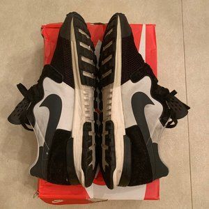 Nike Air Berwuda Trainers size 12.5